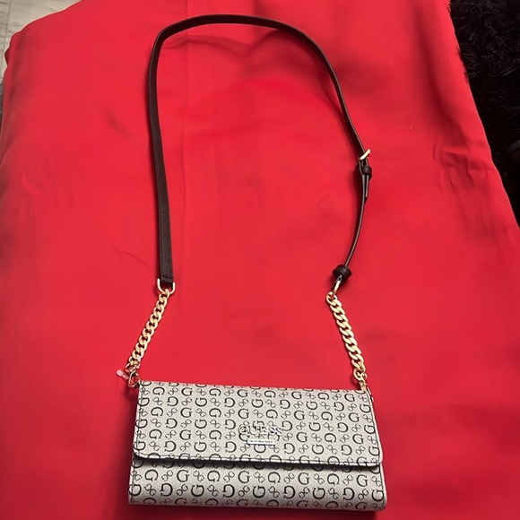 Guess Pocket book Cross body Purse - Picture 4 of 10